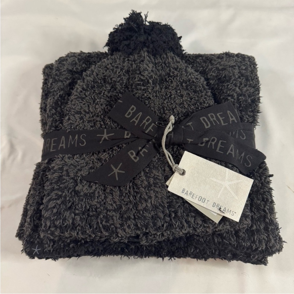 NWT Barefoot Dreams Heathered Black Pom Pom Beanie & Scarf SET
